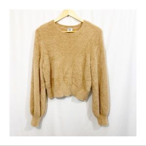 Aritzia Sunday Best Kitten Crewneck Eyelash Knit Fuzzy Pullover Sweater